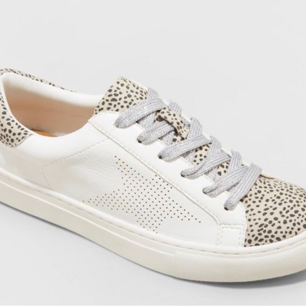 Universal Thread Caddy White with Leopard Print Sneaker